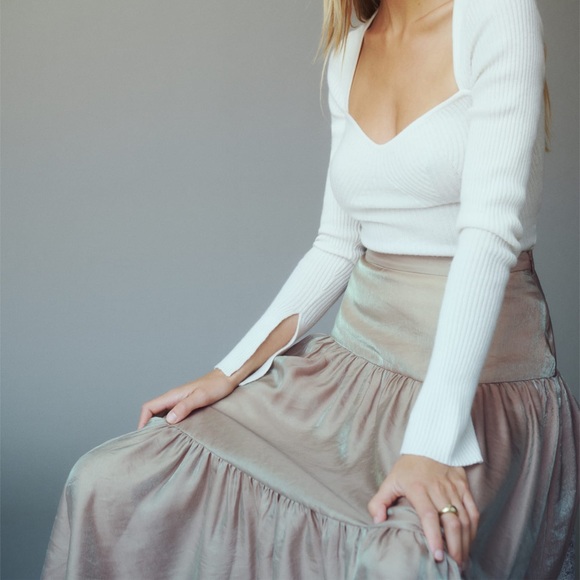 REFORMATION Adriana Midi Skirt NWT SIZE 8 CHAMPAGNE - Picture 4 of 9